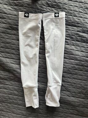 XS/S Rabbit Women’s White Arm Sleeves